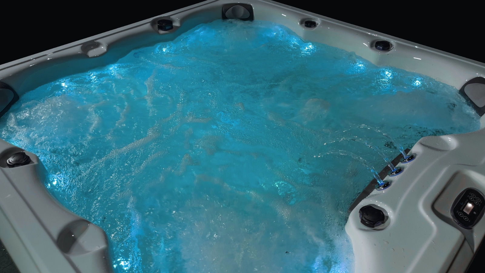 Ulkoporealtaan suodattimen puhdistus ja huolto – ohjeet vedenkierron tehostamiseen